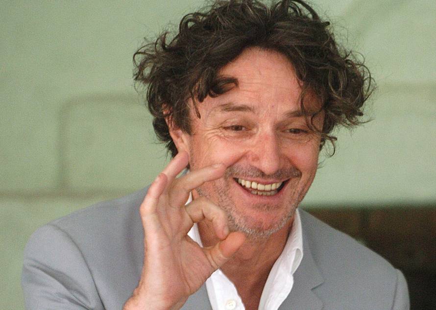 za scenu.....28. 05. 2005.
beograd/kuca gorana bregovica/pripreme bijelog dugmeta za koncerte u sarajevu, zagrebu i beogradu/ goran bregovic i raka maric
snimio: zeljko hladika