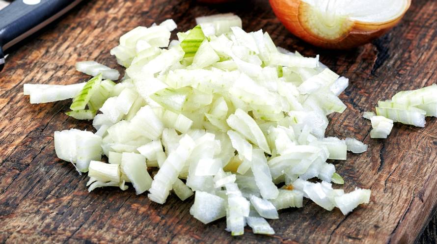 Najbolji način kuhanja luka: Ne treba ga guliti previše ni kuhati