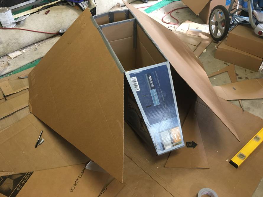 Svemirski brod od kartona