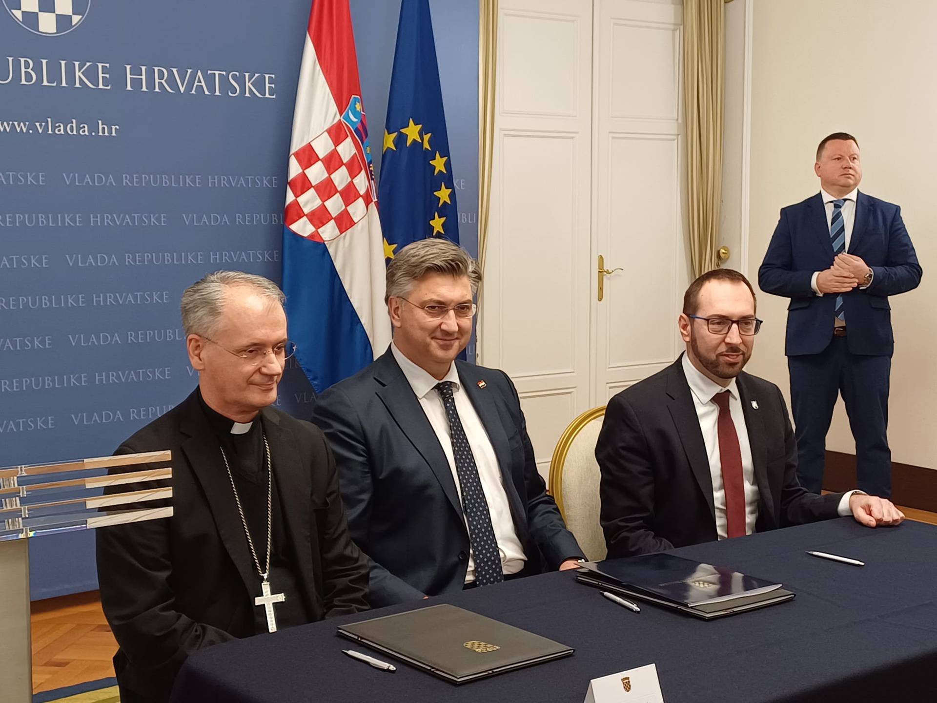 VIDEO Pao je i službeni potpis! Uskoro kreće rušenje i izgradnja novog stadiona na Maksimiru