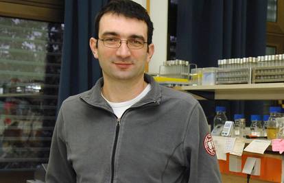 Skandal! Profesor koji odgaja studente: Svi koji su se cijepili za covid moraju na ispovijed