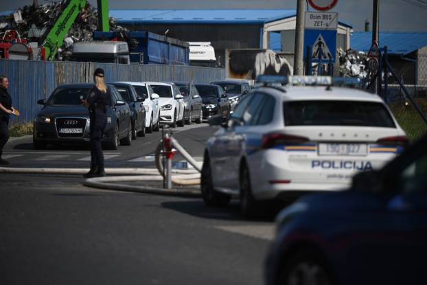 Zagreb: Požar u tvrtki Cezar u Sesvetama