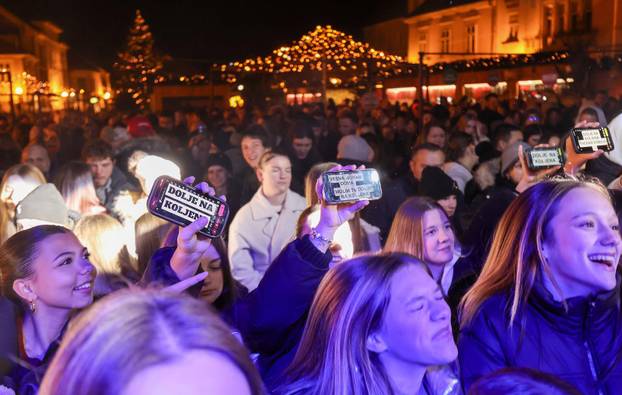 Samobor: Koncertom Vesne Pisarović otvoren je ovogodišnji Advent