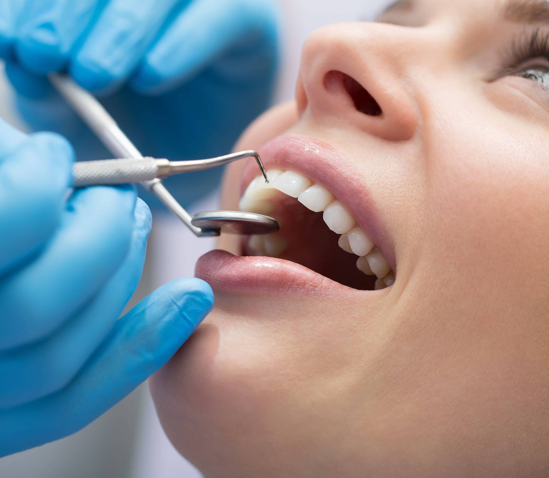 Otkrili su tekućinu za popravak zubne cakline - i zaista djeluje
