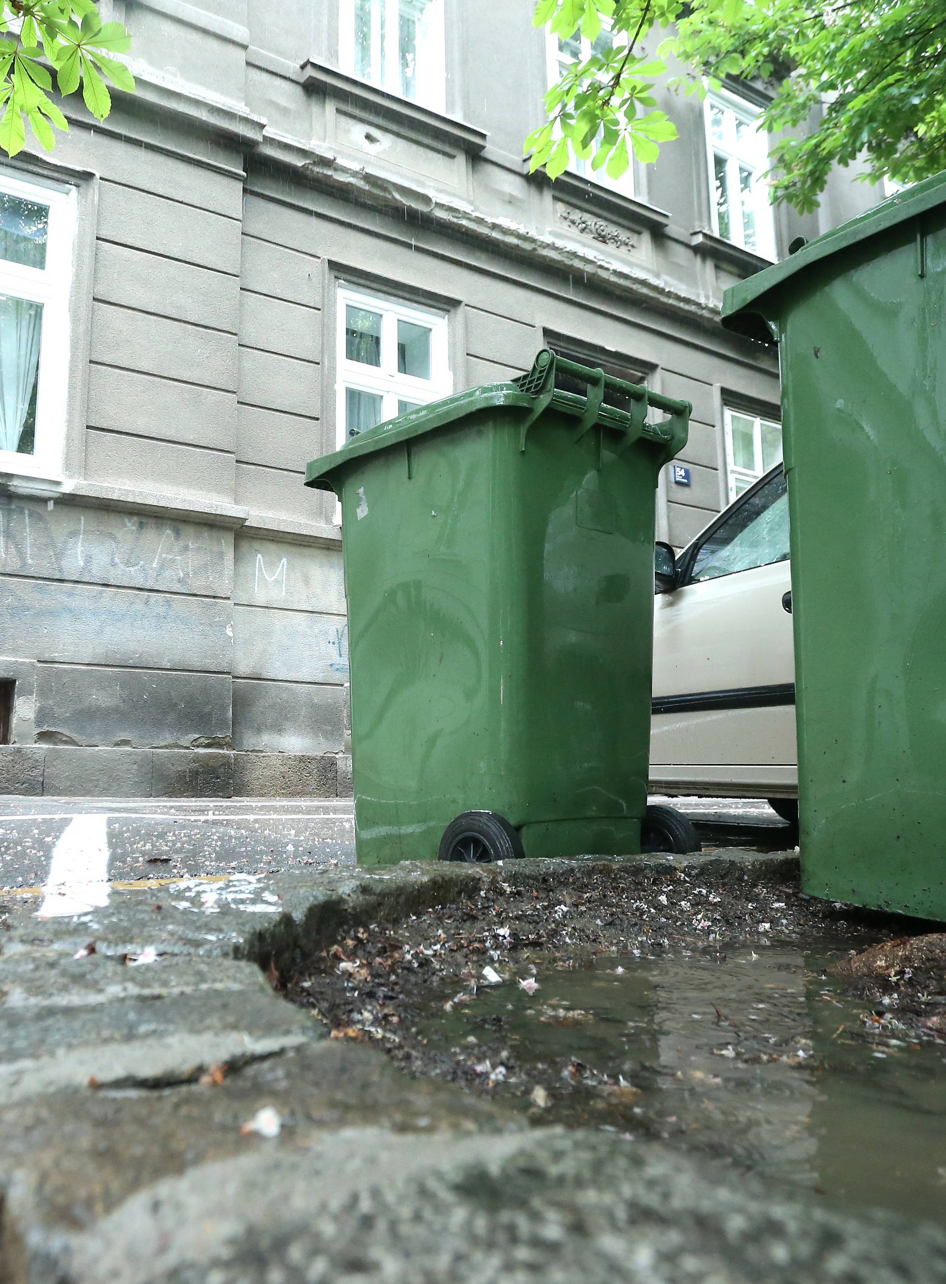 Horor u Zagrebu: Kraj kante za smeće ostavili bebu pa pobjegli