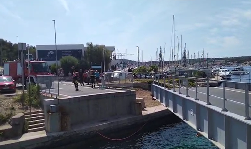 VIDEO Zapeo most na Malom Lo&scaron;inju: Vukli ga vatrogasci