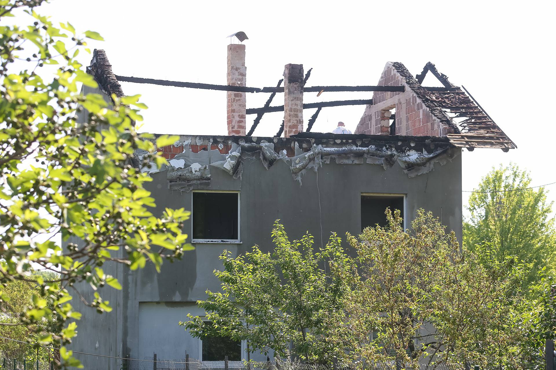 Zagreb: Požar na obiteljskoj kući na Trešnjevci, očevid u tijeku