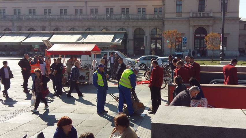 Policija i zaštitari opet su pred Importanneom zbog stepenica