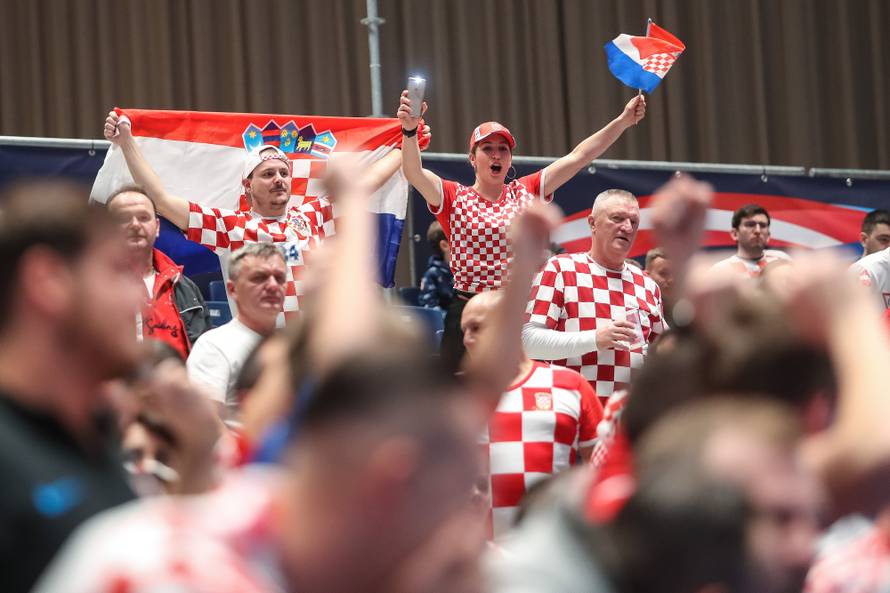 U boj, u boj: Podrška navijača u Grazu kao da smo u Hrvatskoj!