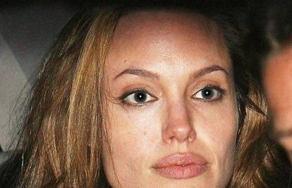 Jolie ne želi biti holivudska Majka Tereza