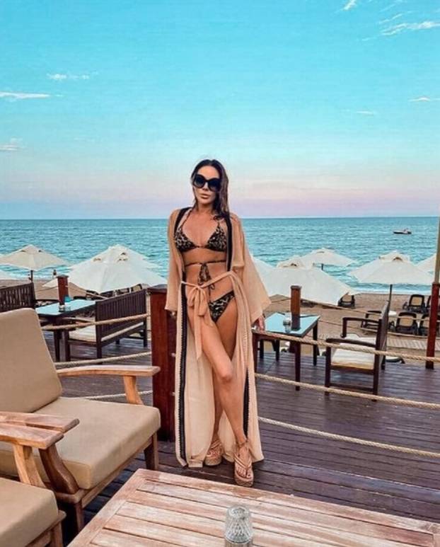 FOTO Drama između Ane Nikolić i Raleta ne prestaje, a evo kako se ona mijenjala kroz karijeru...