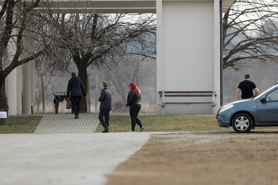 Jasminina majka neutješno je plakala: Nije mogla ni stajati...