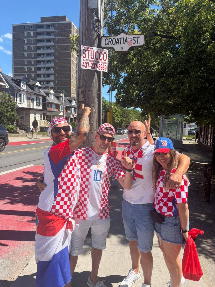 VIDEO Bili smo u Hrvatskoj ulici u Torontu! Navijači se molili za dobar rezultat: 'Očekujemo 3-0'