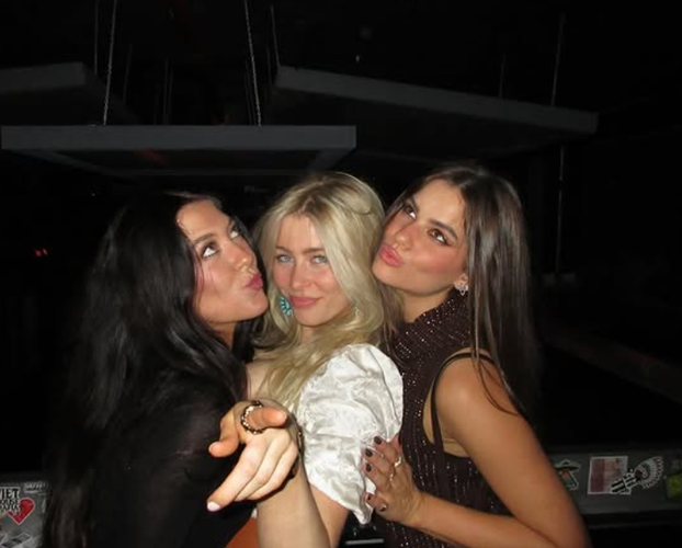 FOTO Prepoznajete li čija je ovo kći? Bujnoj ljepotici tepaju da nalikuje na svoju slavnu mamu