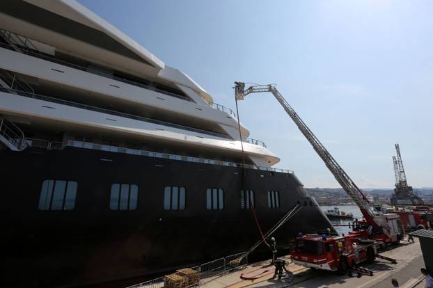 Rijeka: JVP Grada Rijeke održala vatrogasnu vježbu na polarnom kruzeru Scenic Eclipse