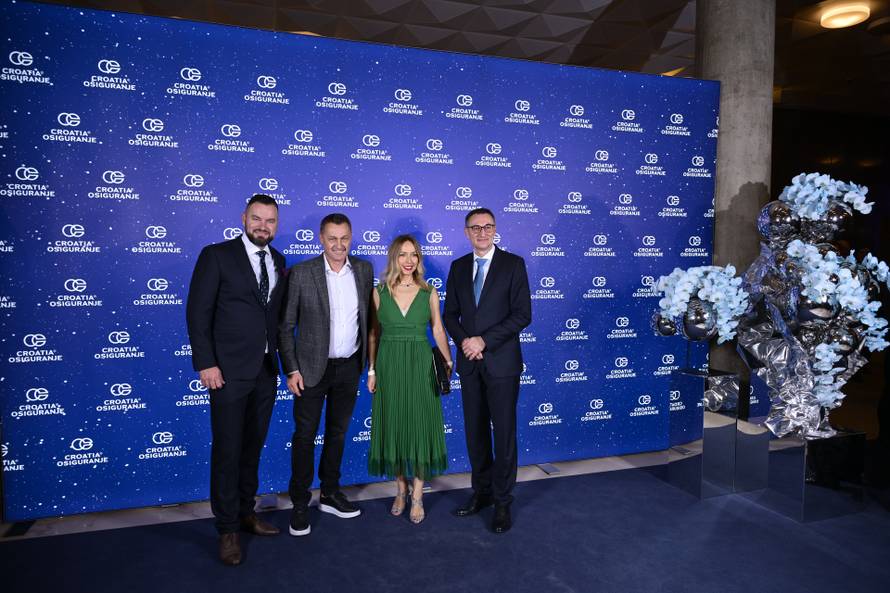 Zagreb: Okupljanje uzvanika uoči Božićnog gala koncerta Croatia osiguranja "Croatia povezana pjesmom"
