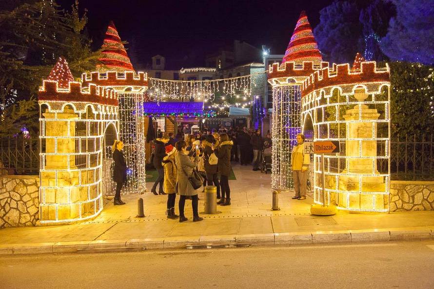 Znate li koji grad ima prvi adventski sajam bez plastike?