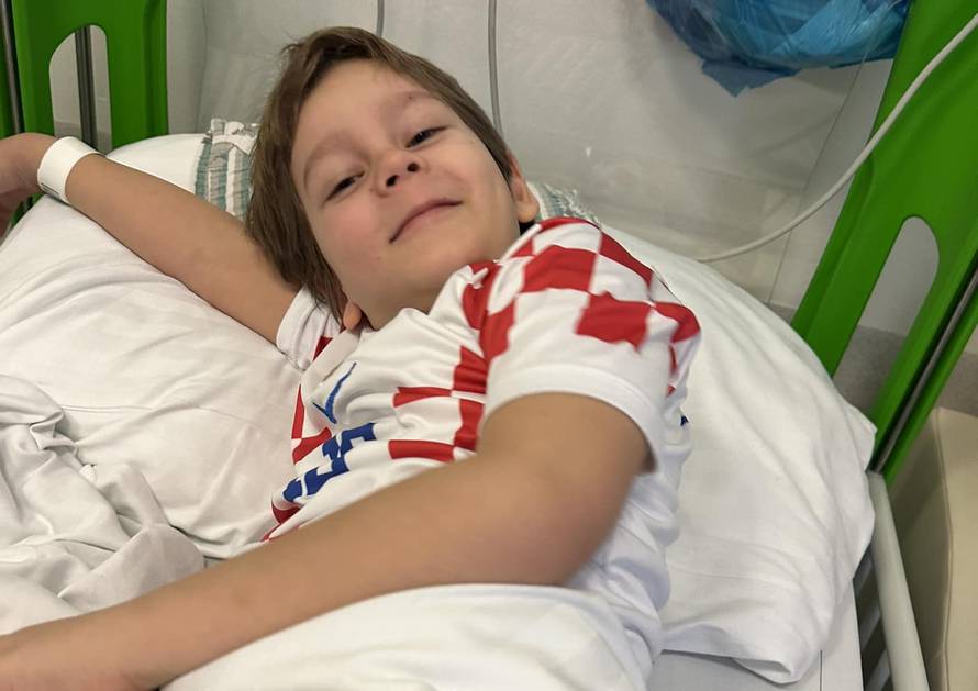 Hrabri Šimun (8) u Modrićevom dresu čeka još jednu operaciju