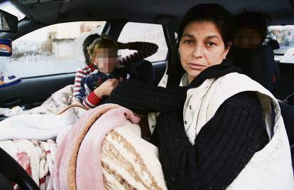 Spavaju na parkingu: Majka s četvero djece živi u automobilu