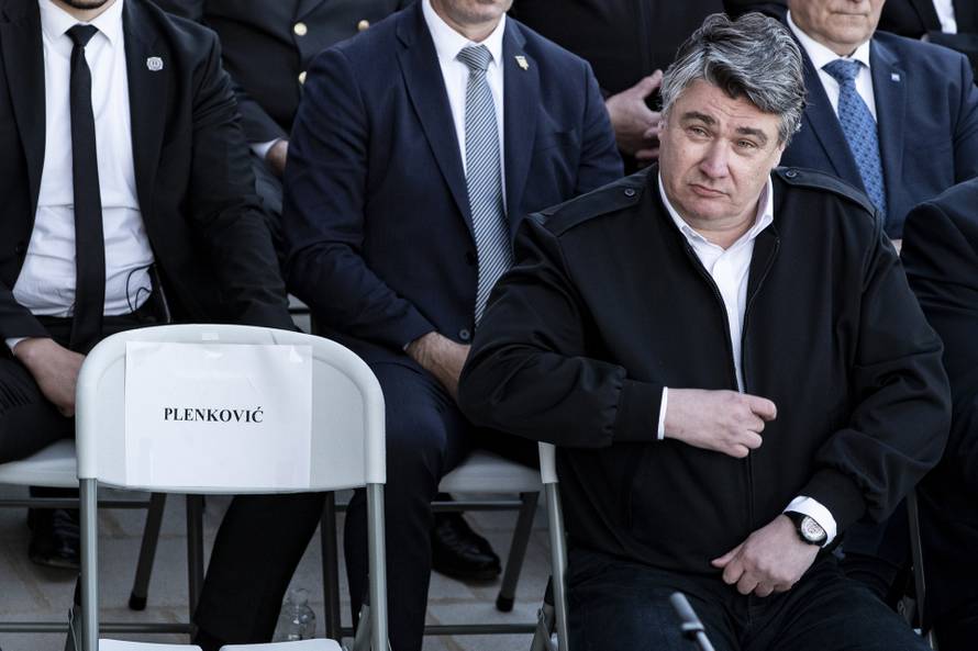 FOTO Plenković i Milanović sjeli su jedan kraj drugoga, ali na licima im nije bilo oduševljenja