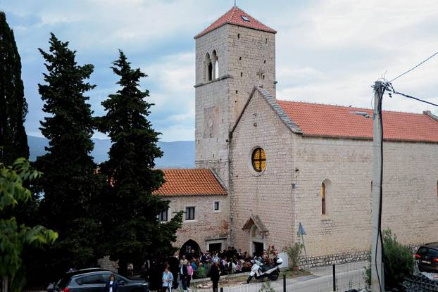 Trogir: Jedinstveni blagdan Suhi Petak u svetištu sv. Križ na Čiovu