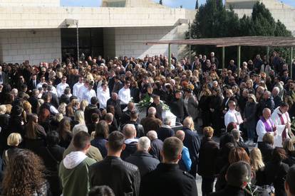 Stotine se oprostile od ubijenog mladog nogometaša: 'Tako ostati bez sina jedinca, užas...'