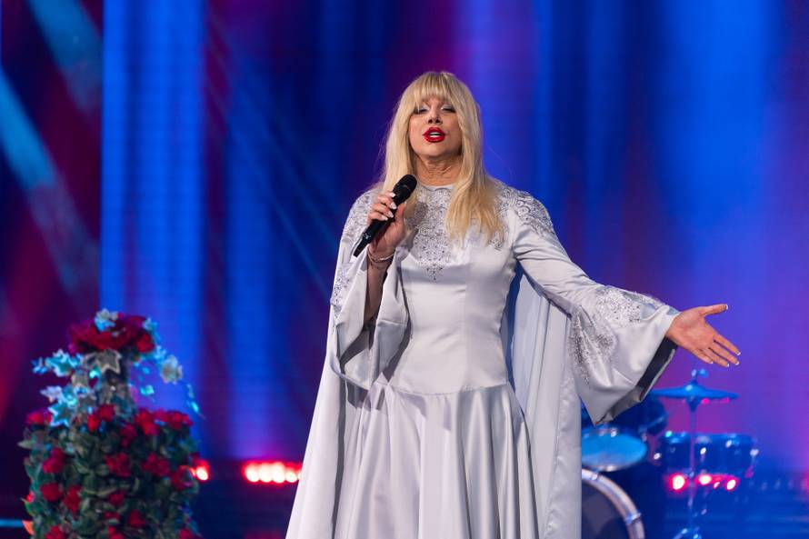 Alen Bičević pozirao u društvu Hanke Paldum: 'Meni je danas život stao na sekundu. Diva!'