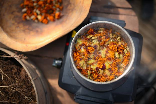 24sata Sveta Nedelja: Željko Ivković boja pisanice prirodnim bojama 