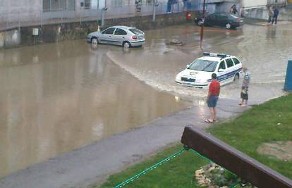 Nevrijeme pogodilo Zagreb i okolicu, ponovno poplave