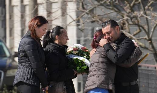 FOTO Velika tuga i suze: Darko Lazi&cacute; i obitelj opra&scaron;taju se od tragi&ccaron;no preminulog Dragana