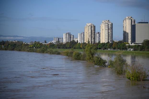Zagreb: Visoki vodostaj rijeke Save