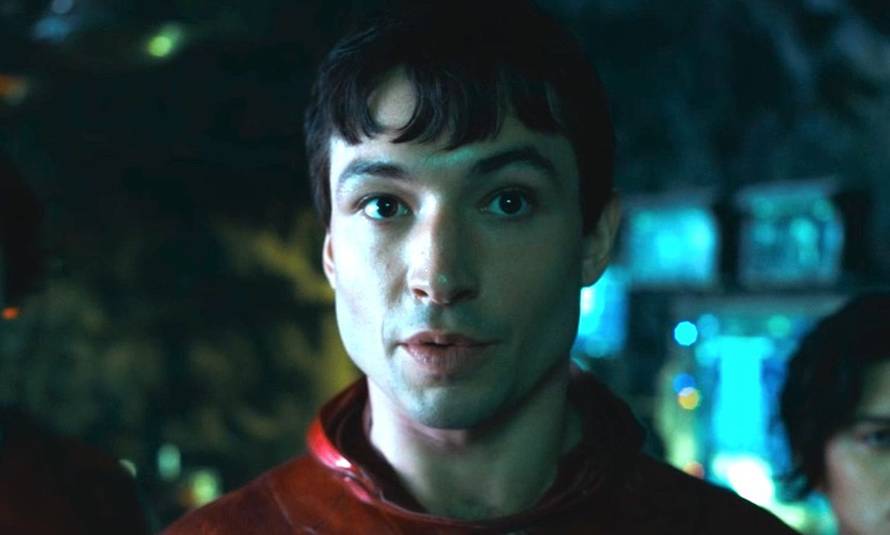 Flash iz 'Lige pravde' ponovno divlja, pogodio ženu stolicom