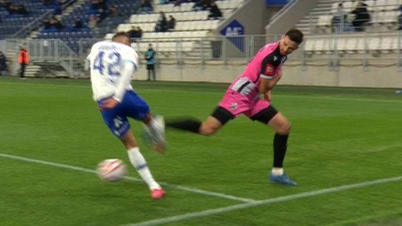 Pogledajte ekspresan crveni, bizaran penal i golove u ludoj utakmici Osijeka i Lokomotive