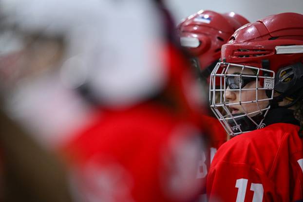 Zagreb:  Susret Hrvatske i Srbije na Svjetskom prvenstvu u hokeju za žene divizije III