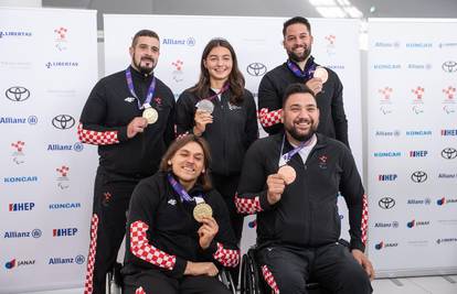 Hrvatski paraatletičari vratili se sa SP-a s medaljama! Dočekali ih pljeskom i transparentima...