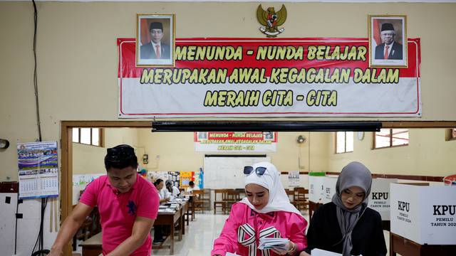 Indonesia holds presidential and parliamentary elections