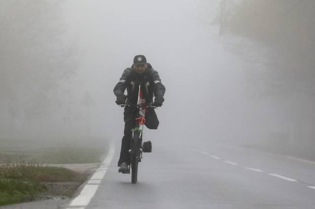 Branitelj na biciklu dolazi iz Osijeka u Vukovar na obilježavanje Dana sjećanja na žrtvu Vukovara