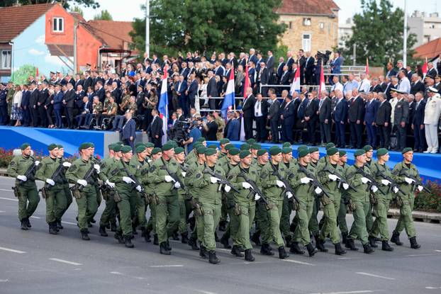 Zagreb: Svečani vojni mimohod u povodu 30 godina VRO Oluja