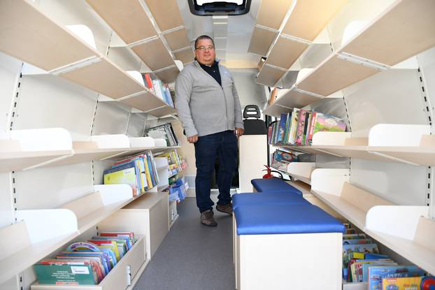 Bjelovar: U sklopu projekta "Moja putujuća knjižnica" nabavljen je bibliobus vrijedan 137.500 eura