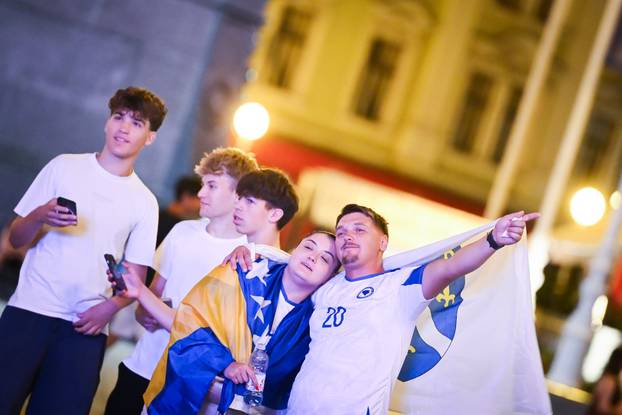 Zagreb: Slavlje navijača nakon pobjede BiH nad Katarom 3-1