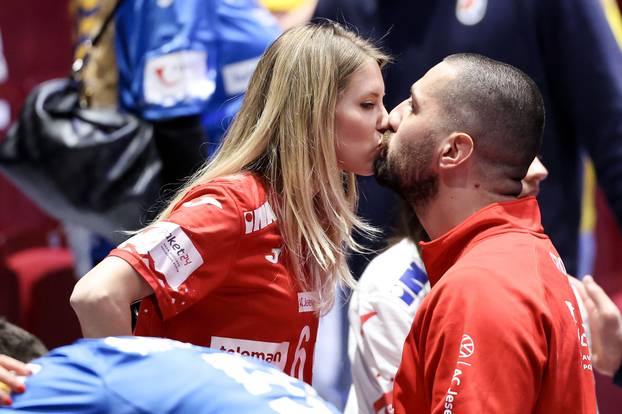 Malmo: Hrvatski rukometaši ipak najviše vole proslavu ulaska u polufinale uz poljupce svojih partnerica i zagrljaje obitelji