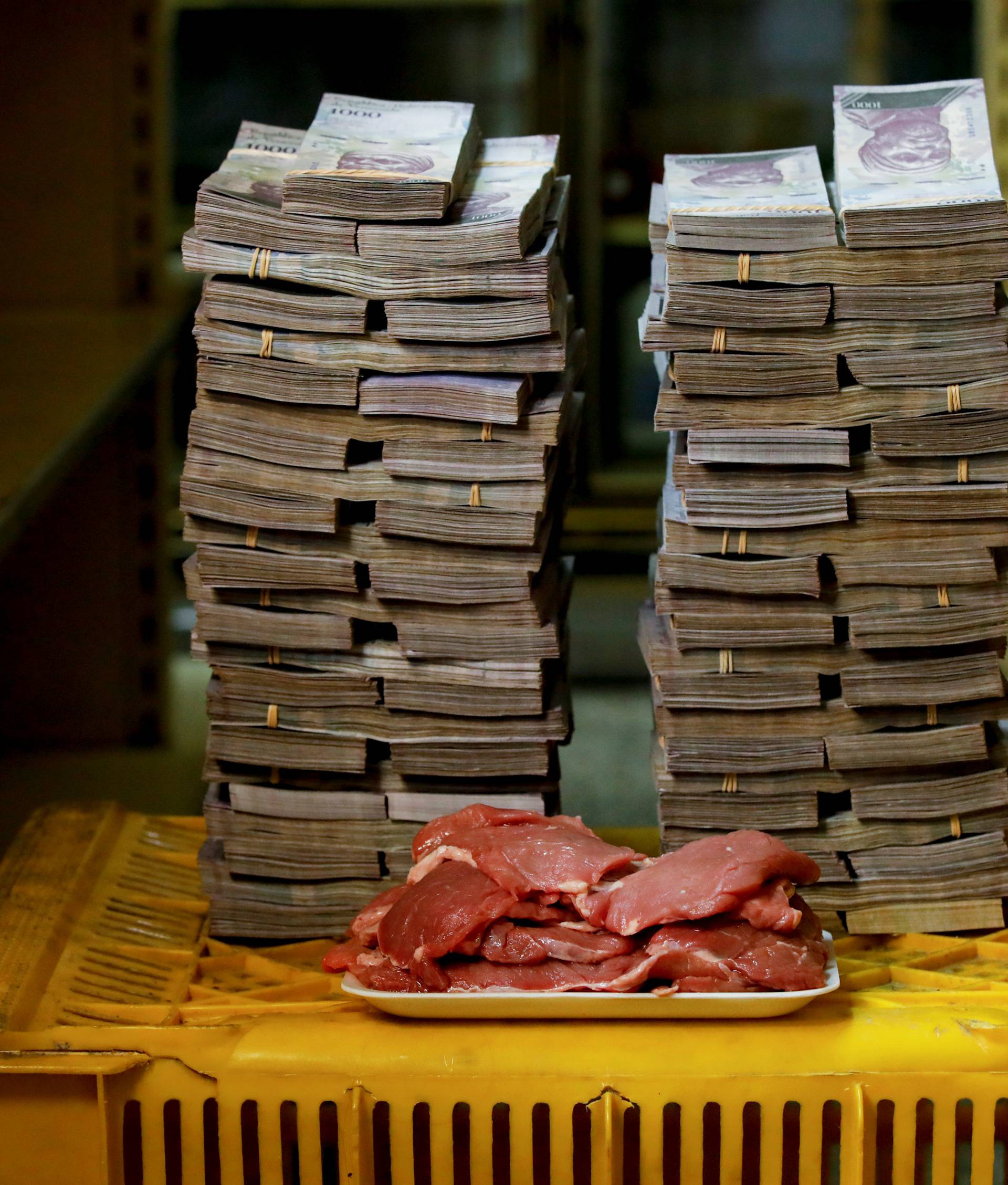 The Wider Image: Venezuelans rush to shops before monetary overhaul