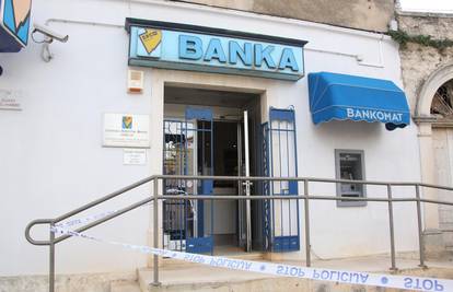 Poslovnica Istarske kreditne banke opljačkana je u Rijeci