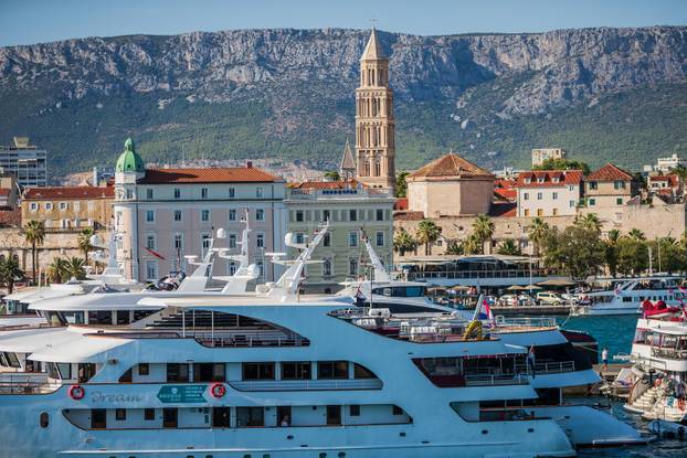 Split: Trajekt Oliver na kojem se održava koncert za vrijeme plovidbe do Vela Luke