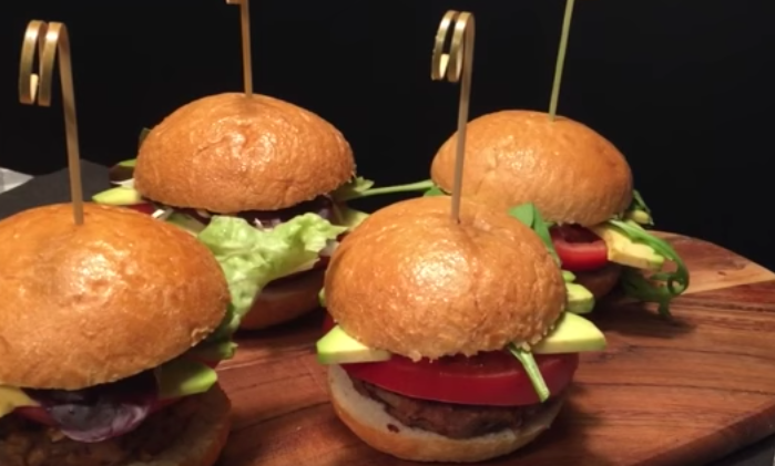 Ovaj specijalitet još nikad niste probali: Super burger s grahom