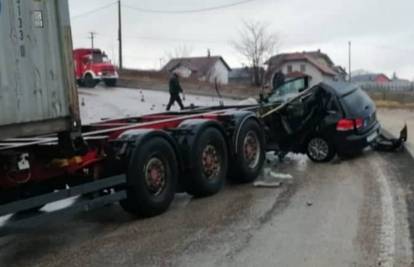 Teška nesreća u BiH: Djevojka poginula, bila je na satu vožnje