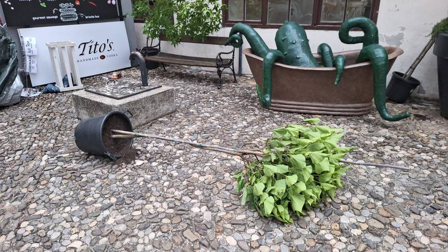 VIDEO Crni oblaci i kiša stigli do Hrvatske uz jak olujni vjetar