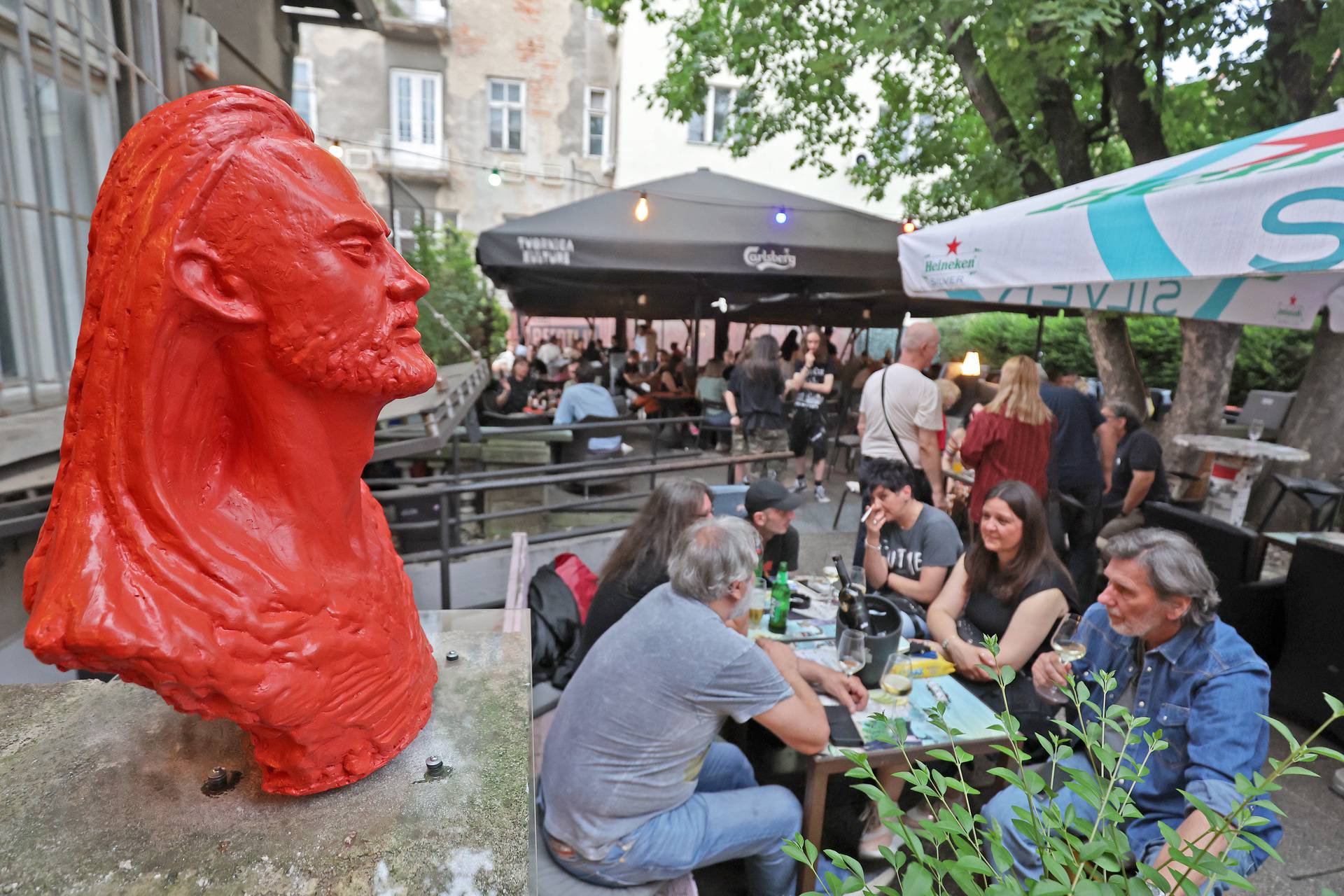 Zagreb: Svečano otkrivanje skulpture Johnnyja Štulića