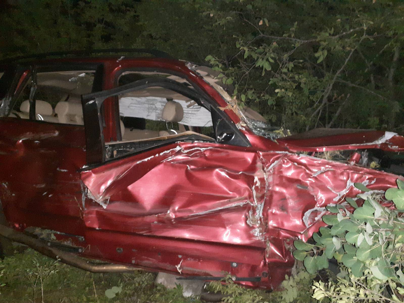 Užas u Zagori: Automobil sletio u provaliju, dva mladića kritično