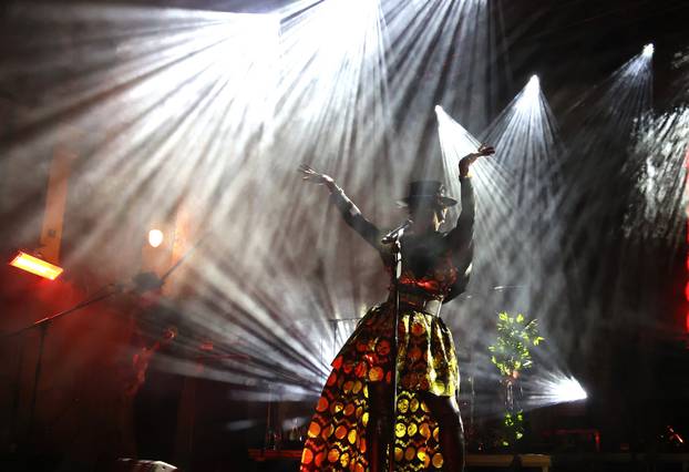 Šibenik:  Britanski trip-hop bend Morcheeba uveo je šibencane i njihove goste u novu 2026.godinu